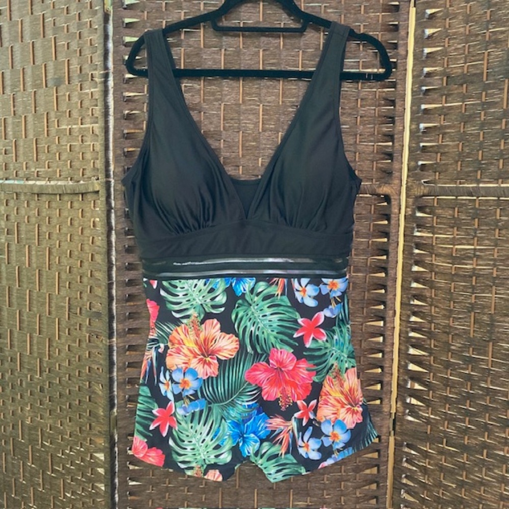 WOMAN'S one piece swim suit size 2XL